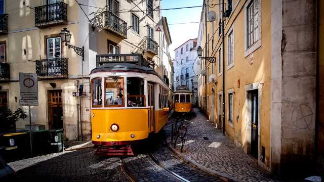 اقتصاد منطقة اليورو ينمو بنسبة 0.2 بالمئة متجاوزًا التوقعات.. والبرتغال تسجّل أعلى معدل