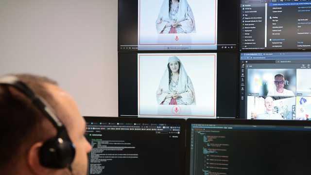 رئيس الوزراء: وزير الذكاء الاصطناعي في ألبانيا حامل بـ 83 مساعدا رقميا