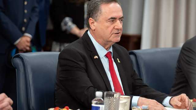 كاتس يهدد بتصعيد عسكري شامل ضد حزب الله: لن نسمح بأي تهديد لشمال إسرائيل