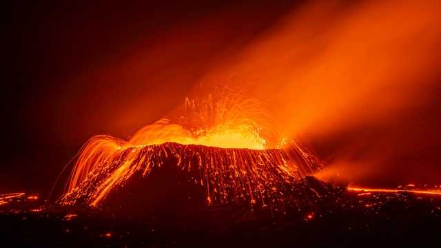 بعد 250 عامًا.. طلاب جامعة ملبورن يحيون بركانًا ميكانيكيًا من القرن الثامن عشر