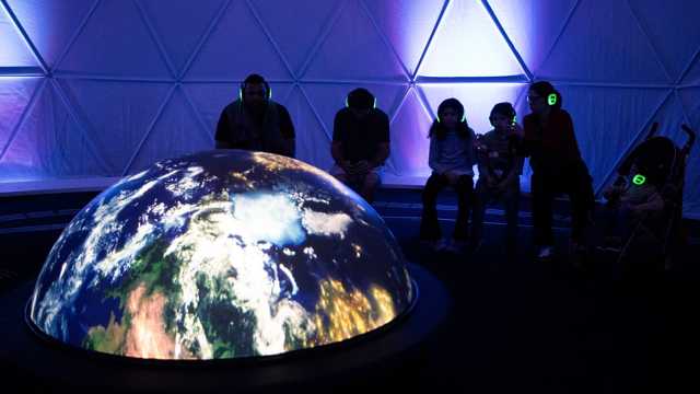 وضع عبثي.. تقرير يكشف: العدالة المناخية تُموَّل بأقل من ثمن يخت جيف بيزوس