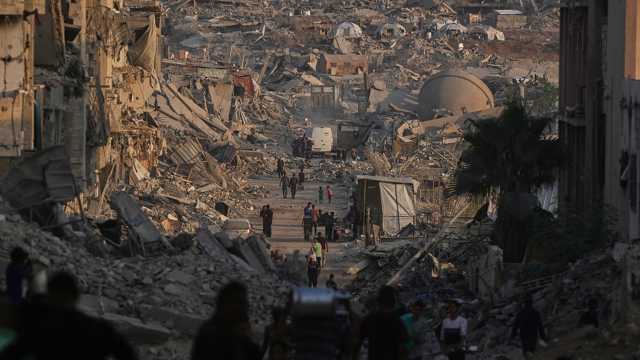 المهمة الأصعب في تاريخ الحروب الحديثة..تقرير لـالغارديان يتناول عمليات انتشال الضحايا في غزة