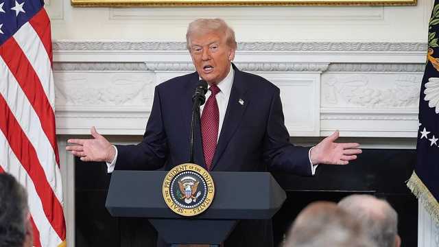 الإغلاق الحكومي يصبح الأطول في تاريخ أمريكا وترامب يدعو لحل الأزمة بعد خسارة الانتخابات البلدية