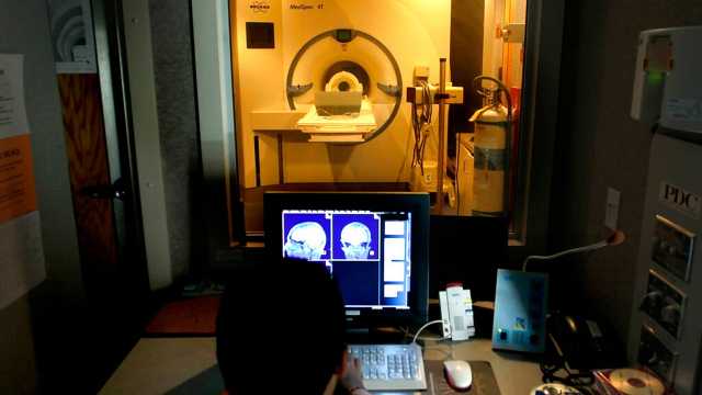 لماذا نصدق الأكاذيب؟ دراسة تكشف أسرار الخداع في الدماغ البشري