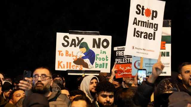 فيديو - قبل مباراة أستون فيلا ومكابي تل أبيب.. الشرطة البريطانية تعتقل 6 أشخاص