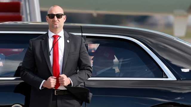 بعد يوم على زيارة ترامب.. إصابة سبعة أشخاص بطرد مشبوه يحوي مسحوقًا أبيض في قاعدة أندروز العسكرية