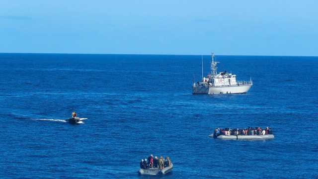 بعد تصاعد العنف ضد المهاجرين.. منظمات إنقاذ في البحر المتوسط توقف التعاون مع خفر السواحل الليبي