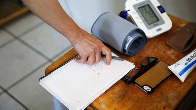 دراسة تكشف فائدة غير متوقعة للسراويل الحرارية في خفض ضغط الدم