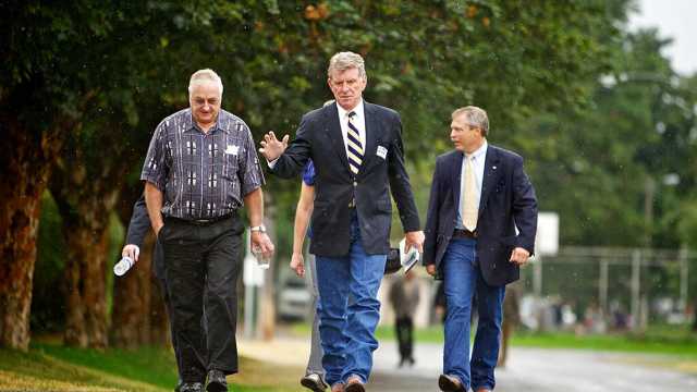 دراسة تكشف: قليل من المشي يوميا قد يساعد في إبطاء الزهايمر لدى كبار السن