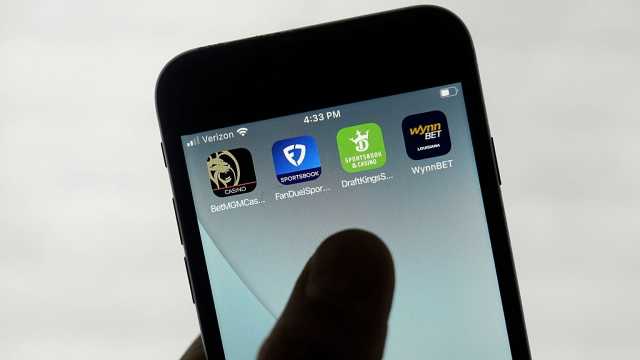 تتزايد شعبية المقامرة عبر الإنترنت: كيف تتجنب أكبر مخاطرها