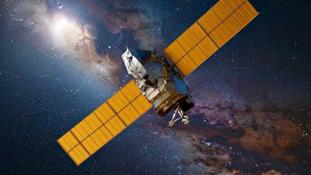 فرنسا تريد تعزيز دفاعاتها في الفضاء: ما قد تشتريه أولا؟