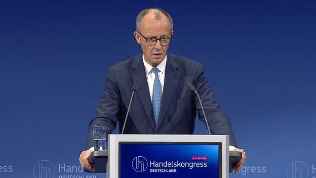 عليهم خدمة بلدهم.. ميرتس ينتقد في مكالمة مع زيلينسكي تزايد هجرة الشباب الأوكرانيين إلى ألمانيا