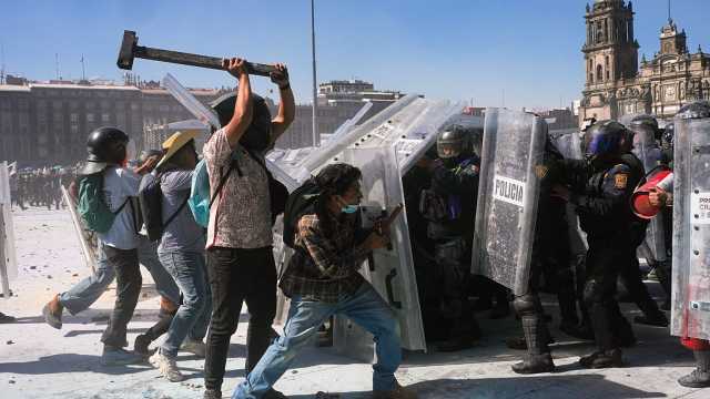 عدوى احتجاجات جيل زد تمتد إلى المكسيك.. تظاهرات غاضبة على خلفية مقتل رئيس بلدية