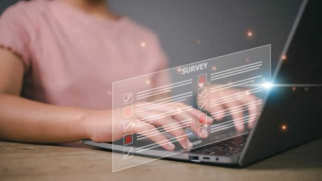 دراسة: الذكاء الاصطناعي يشكل تهديدا وجوديا لاستطلاعات الرأي ويقلد ردود البشر بدقة شبه تامة