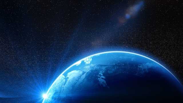 تقرير جديد يحذر من تراجع أوروبا في سباق مراكز البيانات الفضائية