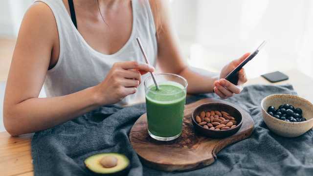 التحوّل إلى نظام الغذاء النباتي.. أرقام جديدة توضح أثره في خفض انبعاثات الغازات الدفيئة