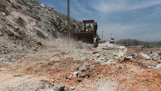 التصعيد يتسارع: إسرائيل توسّع ضرباتها في لبنان.. وتستهدف شخصية عسكرية بارزة في غزة