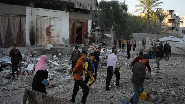 مباشر. غارات إسرائيلية على غزة تقتل العشرات ومظاهرات في تل أبيب تطالب بلجنة مستقلة للتحقيق في هجوم 7 أكتوبر