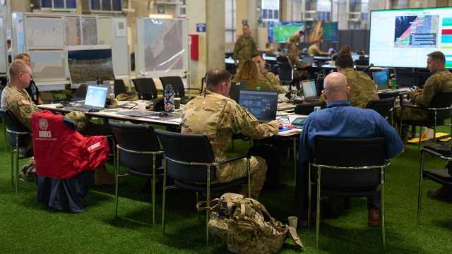 توتر داخل غرفة التنسيق الخاصة بغزة.. هل تتجسّس إسرائيل على القوات الأمريكية؟