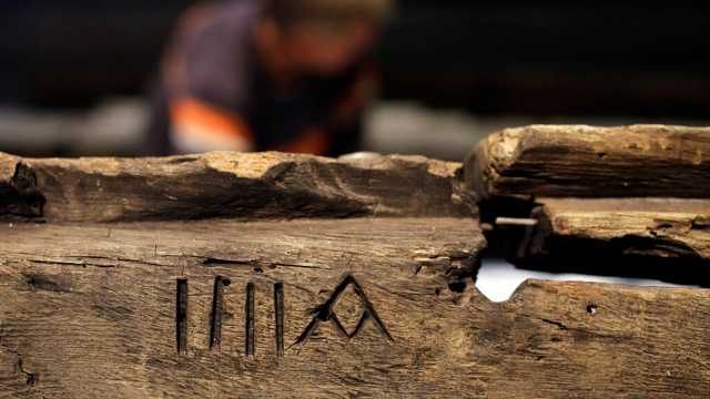 مصر.. علماء يعثرون على أول سفينة رومانية معدة للنزهة والاحتفالات تحت الماء