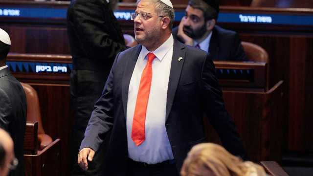 بن غفير يرتدي دبوس مشنقة خلال مناقشة قانون إعدام الأسرى الفلسطينيين