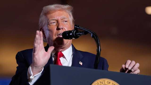 تحريض وخيانة.. ترامب يستشيط غضبًا بعد تقارير شكّكت في وضعه الصحي