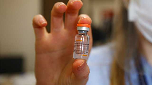 تقارير عن وفيات محتملة بعد لقاحات كوفيد-19.. وإدارة الغذاء والدواء الأميركية تتحرك