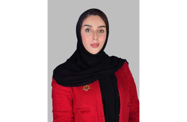 ضمّ طفلة لجدتها بعد زواج ابنتها