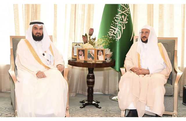 رئيس مجلس الأوقاف السنية يلتقي وزير الشؤون الإسلامية والدعوة والإرشاد السعودي