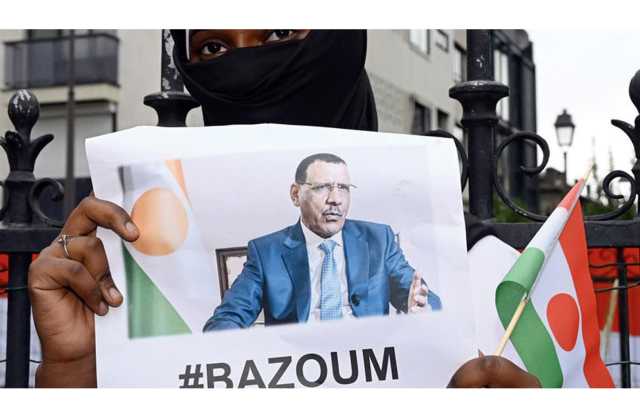 المجلس العسكري يقاضي الرئيس بازوم بتهمة الخيانة العظمى