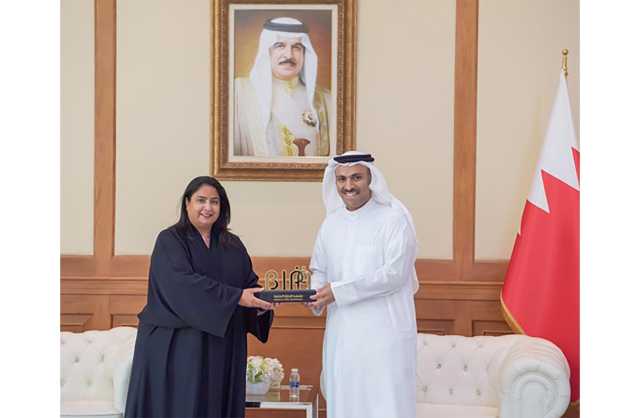 وزير الإعلام: مشاركة الشباب في البرامج والمبادرات الوطنية تعكس الرؤية الوطنية لجلالة الملك المعظّم