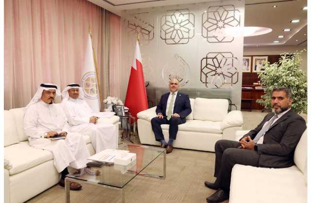 جامعة البحرين وجمعية المؤسسات الصغيرة والمتوسطة تبحثان دعم الطاقات الشبابية
