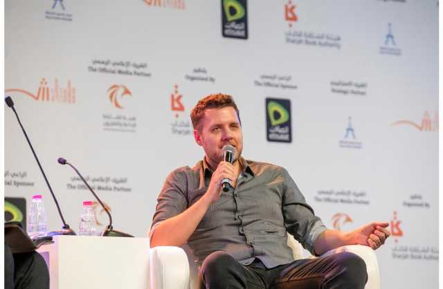 مارك مانسون مؤلف كتاب «فن اللامبالاة» يثير الجدل: هؤلاء لا يستحقون حقوق الإنسان