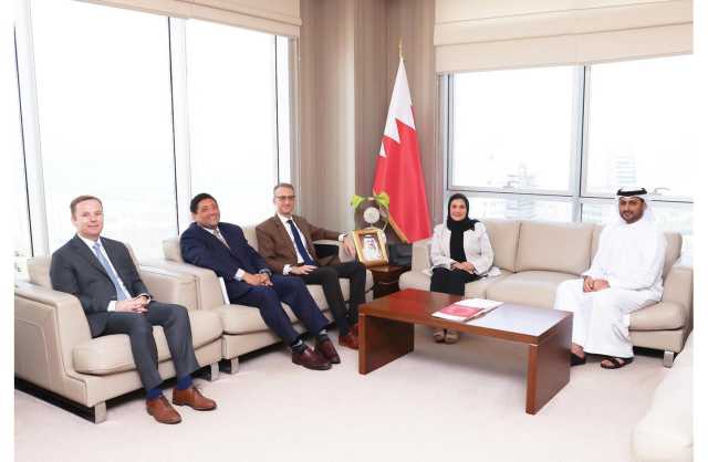 الأمين العام للتظلمات تستقبل سفير الولايات المتحدة الأمريكية في البحرين