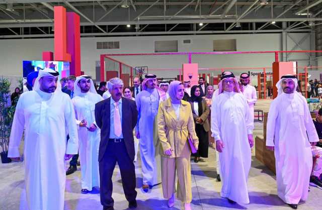 وزيرة شؤون الشباب تصطحب الرعاة والمتعاونين في مدينة شباب 2030 في جولة حول مراكزها