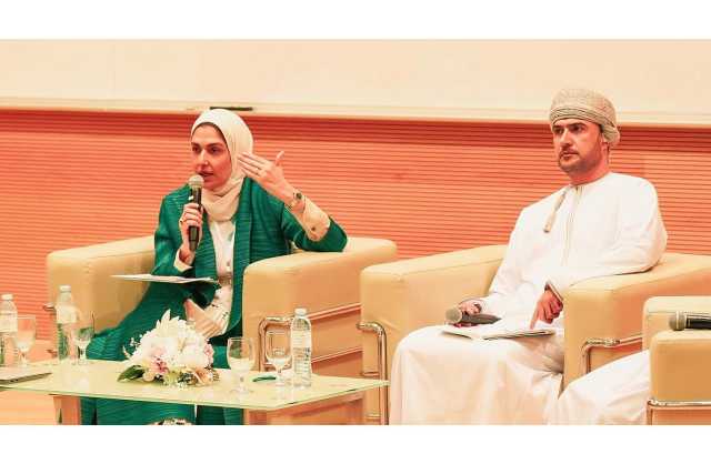 الأنصاري تشارك بورقة عمل في المنتدى الخليجي للسياسات الأسرية بسلطنة عمان