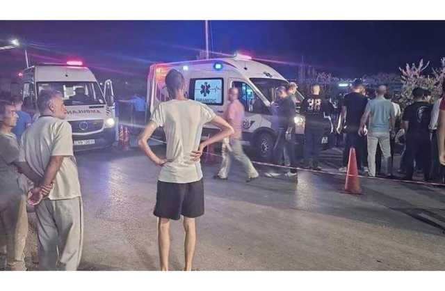سباق بين مركبتين يتسبب بوفاة 5 أشخاص بالأردن.. سيدتان و3 أطفال