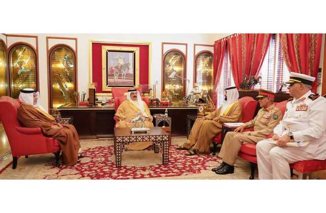 جلالة الملك المعظم القائد الأعلى للقوات المسلحة يستقبل رئيس هيئة الأركان وقائد سلاح البحرية الملكي