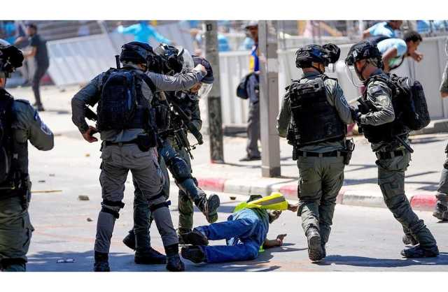 نتنياهو يقرّر ترحيل ألف إريتيري من إسرائيل.. ويخطّط لبناء جدار عازل