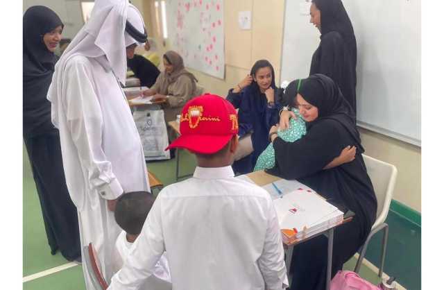 بالصور.. إقبال كبير على اليوم التعريفي في المدراس الحكومية