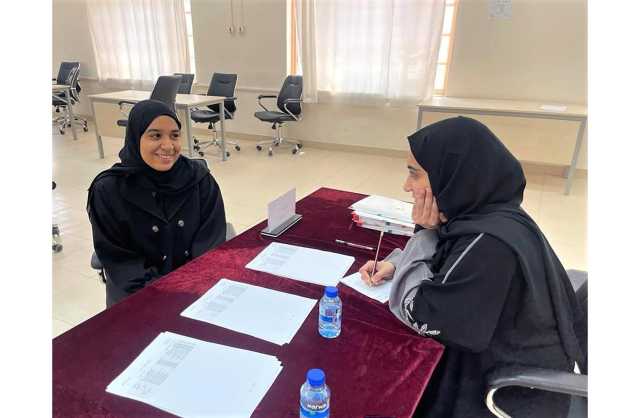 دعاء الصائغ سعيدة بالالتحاق بالمسار الإداري التكنولوجي ضمن التعليم الفني