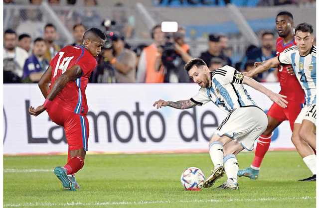 مصرع لاعب كرة قدم دولي بنمي بالرصاص