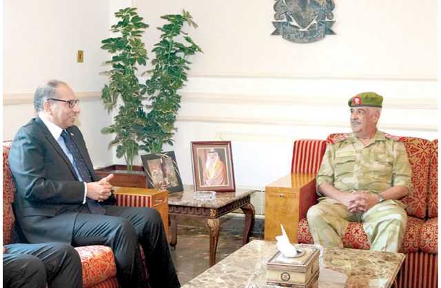 رئيس الحرس: تعزيز التنسيق مع باكستان في مختلف المجالات
