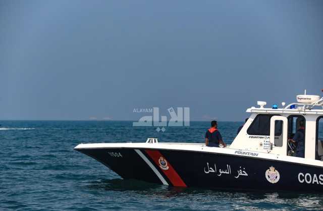 إنقاذ شخصين يبلغان من العمر 20 عامًا إثر تعرضهما للغرق في أثناء ممارستهما التجديف