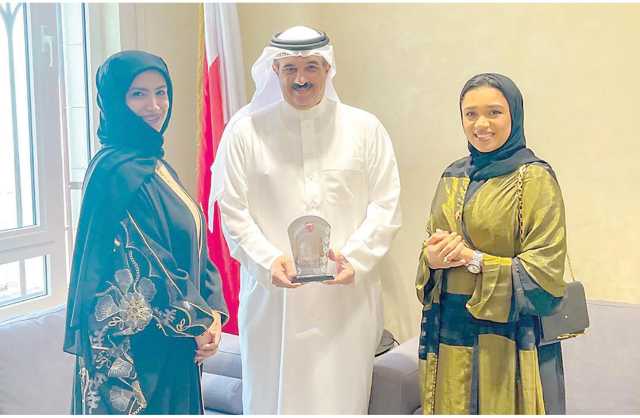 الفنانتان زينب نادر والقصاب تشاركان في معرض أبوظبي الدولي