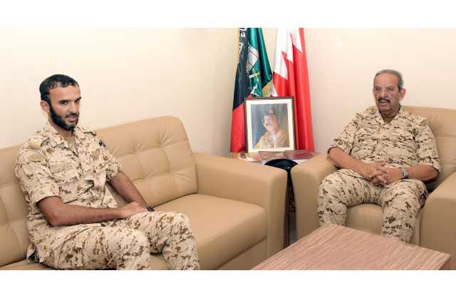 صاحب المعالي القائد العام لقوة دفاع البحرين يزور إحدى الوحدات‎