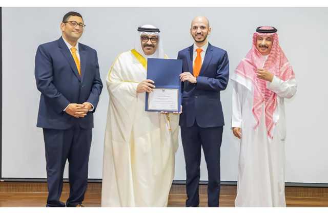 الجامعة العربية المفتوحة تحتفل بتسليم الشهادات لأول دفعة تحصل شهادة كامبريدج الدولية