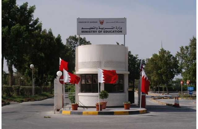 «التربية»: إحالة مديرة مدرسة حكومية وعدد من منتسبات الإدارة المدرسية إلى التحقيق الإداري