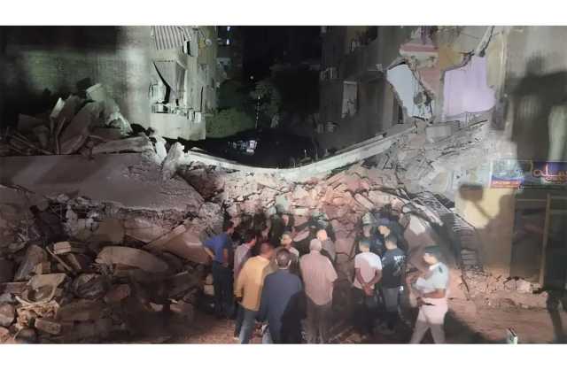 وفاة سيدة بانهيار عقار في مصر.. وجار البحث عن مفقودين