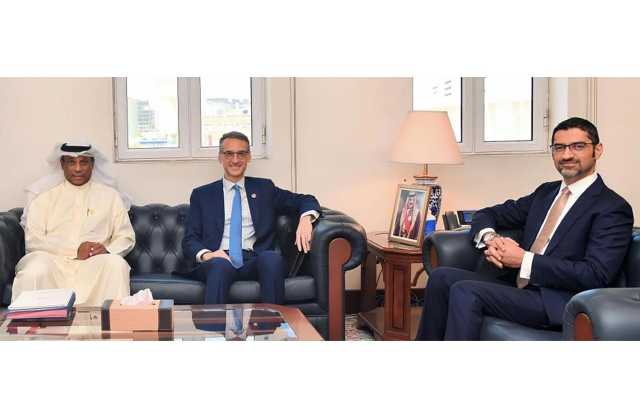 وزير شؤون البلديات والزراعة يستقبل السفير الأمريكي ويؤكد على تعزيز التعاون والتنسيق المشترك في العديد من المجالات التنموية